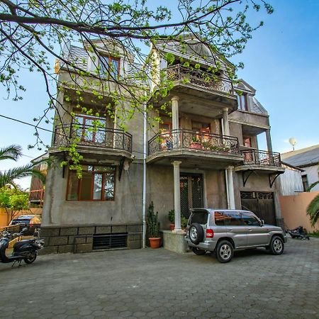 Nana'S Guesthouse Batumi Zewnętrze zdjęcie